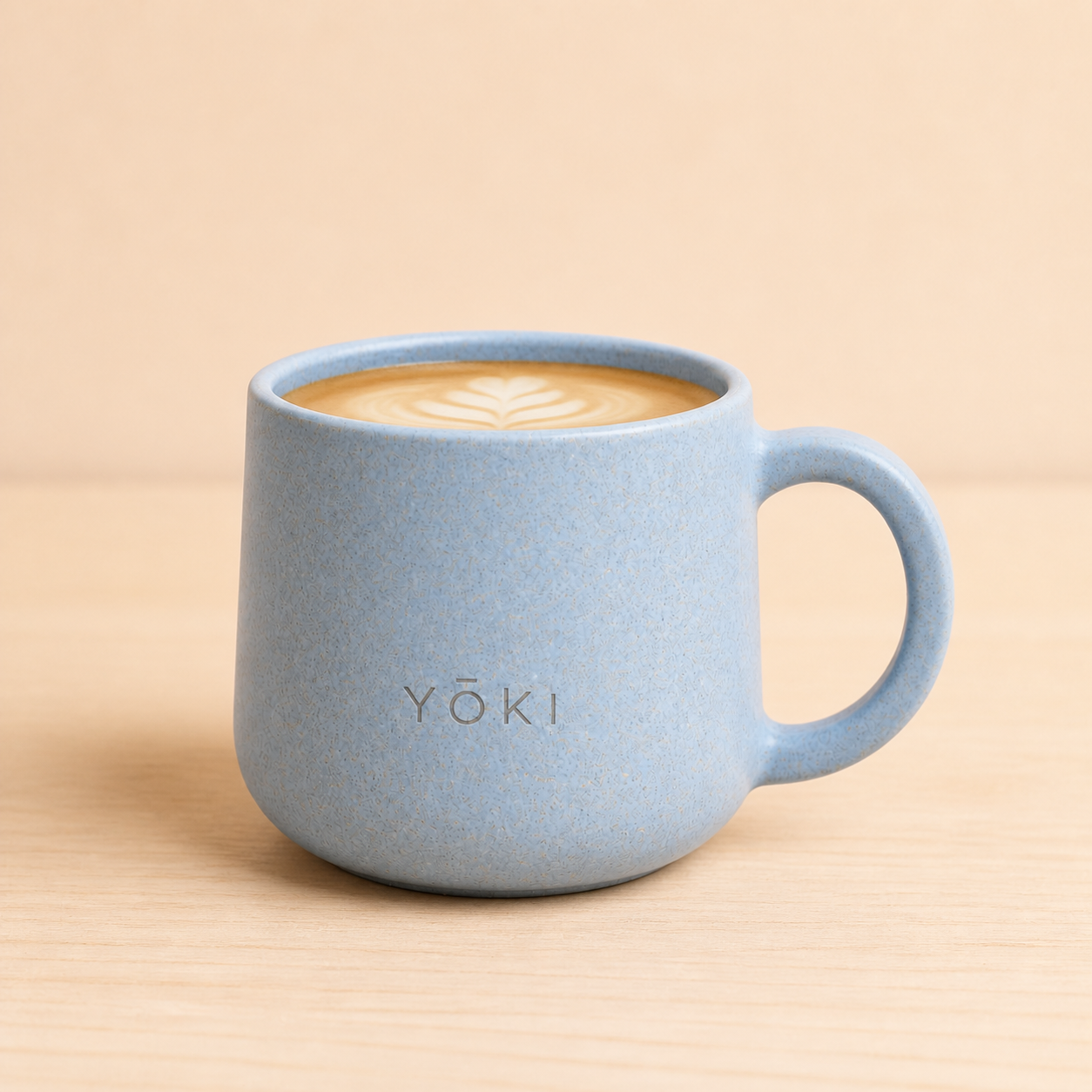 Nukumori Mug 200 ml - Sora, in use