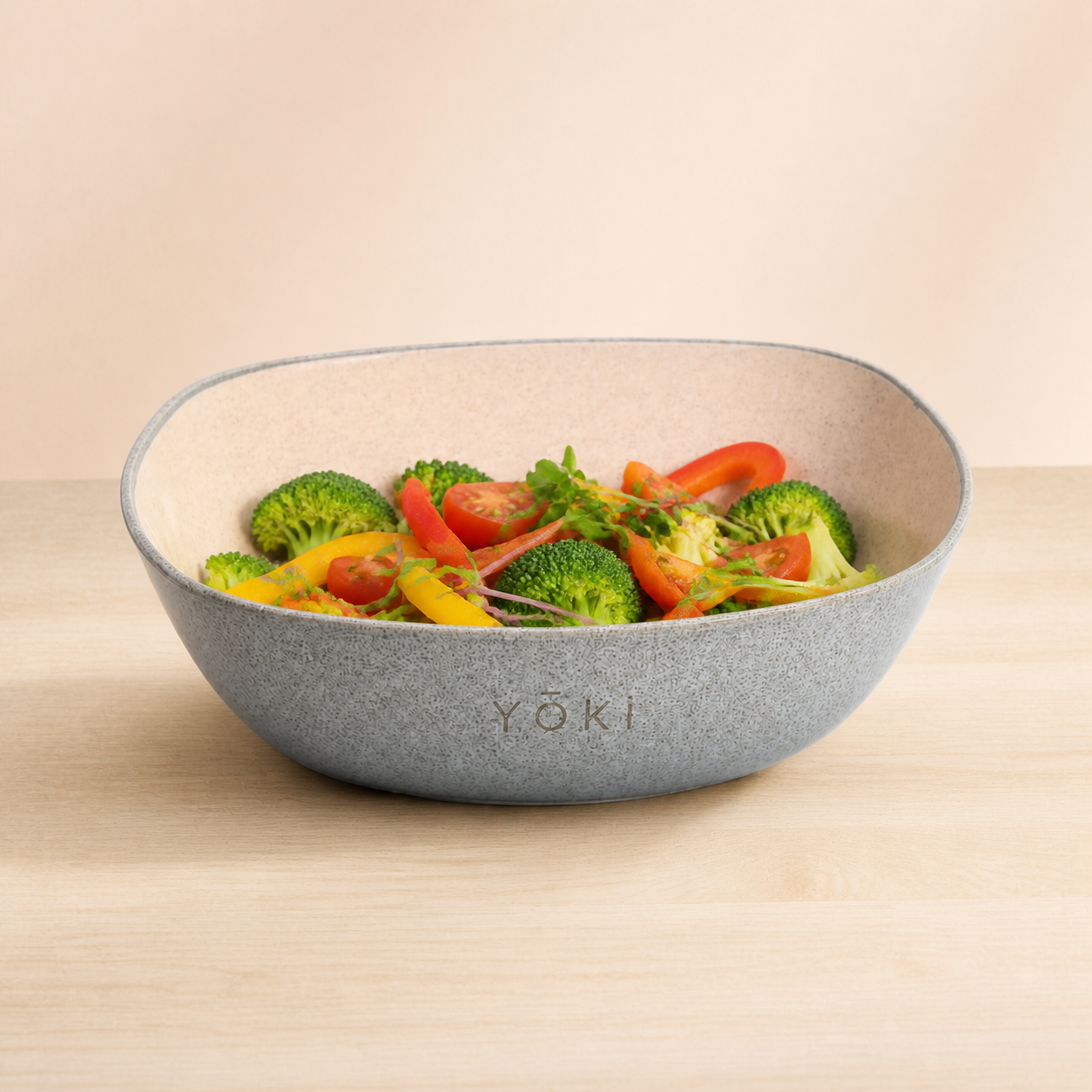 Nichijo Daily Essentials - Oobachi Veg Bowl 750 ml in Sora (ice blue), in use